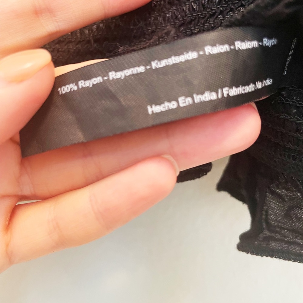URBAN OUTFITTERS Black crop top - Picture 3 of 5